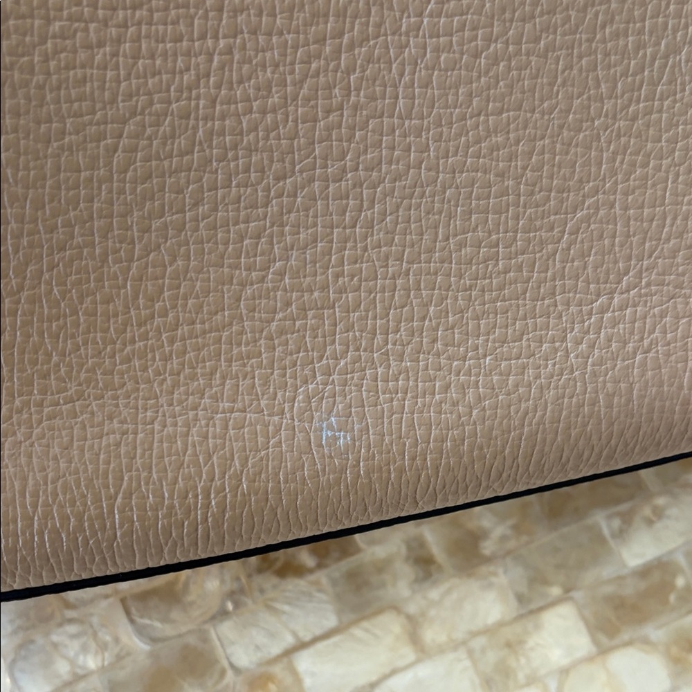Marc Jacobs Camel TanCrossbody Pebble Shutter - Picture 5 of 13